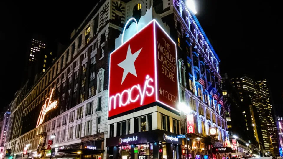 How To Earn $500 A Month From Macy's Stock Ahead Of Q3 Earnings