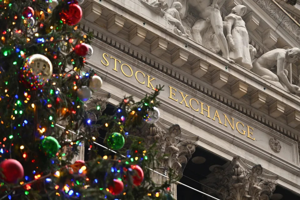 Stock market today: Indexes edge lower in first trading day after Christmas