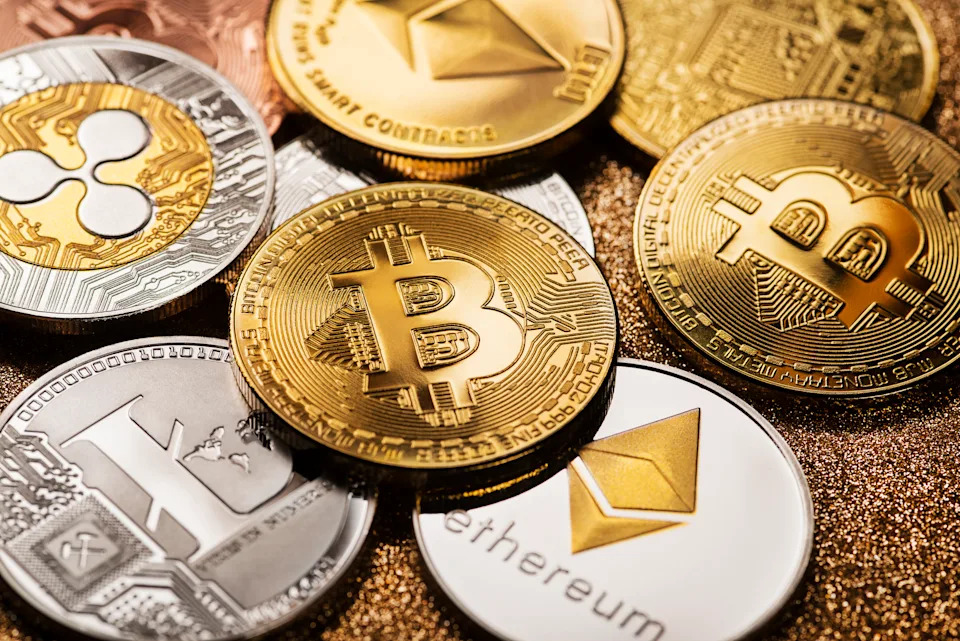 1 Top Cryptocurrency to Buy Before It Soars 337%, According to Cathie Wood